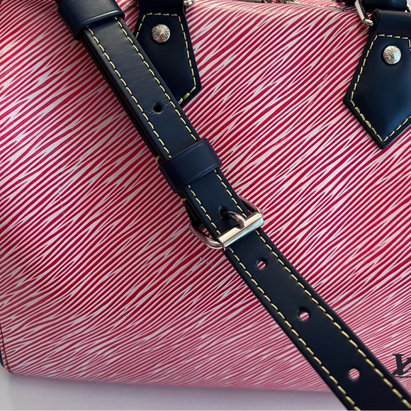Authentic Louis Vuitton Red & White Epi Speedy 25 Bandouliere - Picture 12 of 15